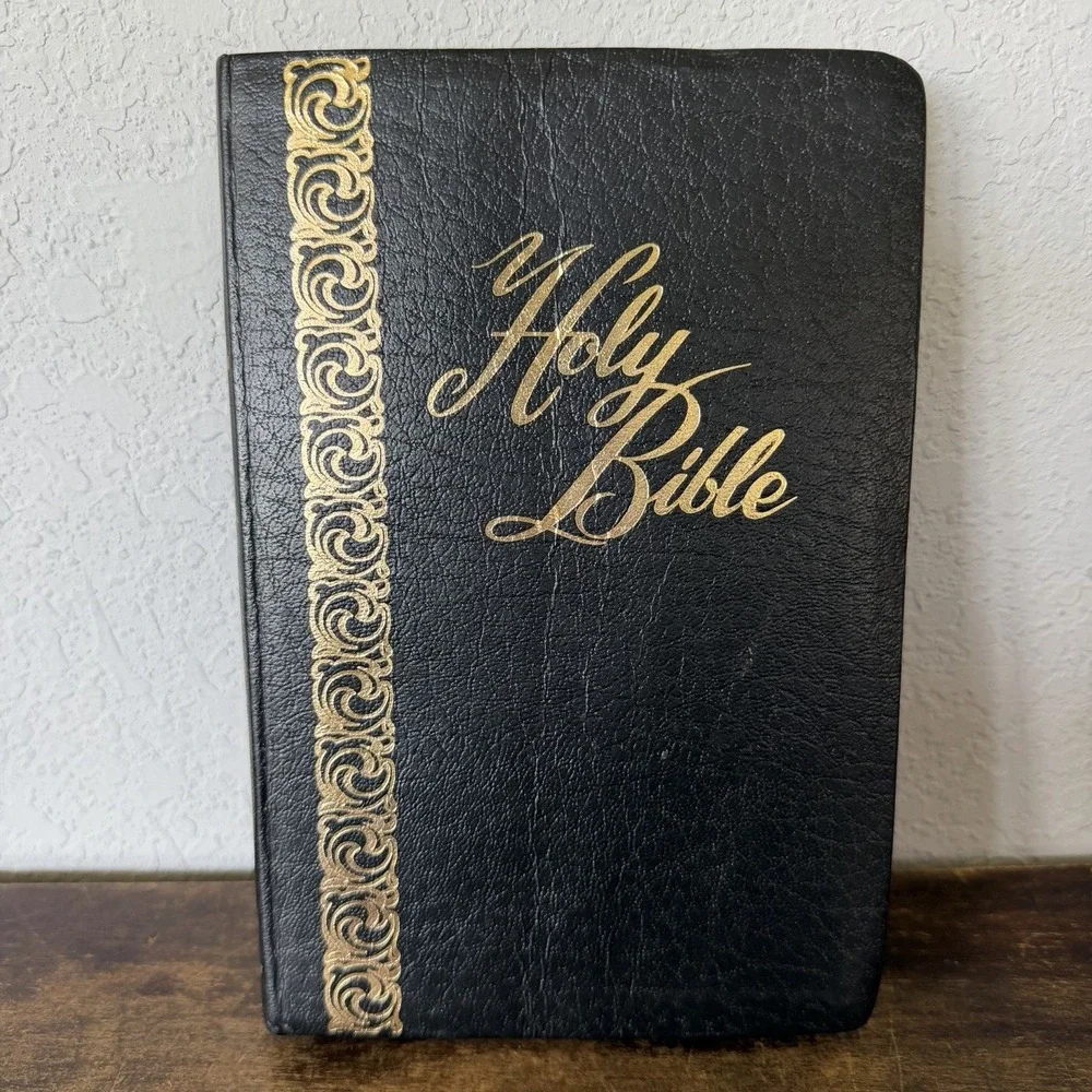 Vintage 1977 Holy Bible KJV Red Letter Edition Concordance Crusade Publishers